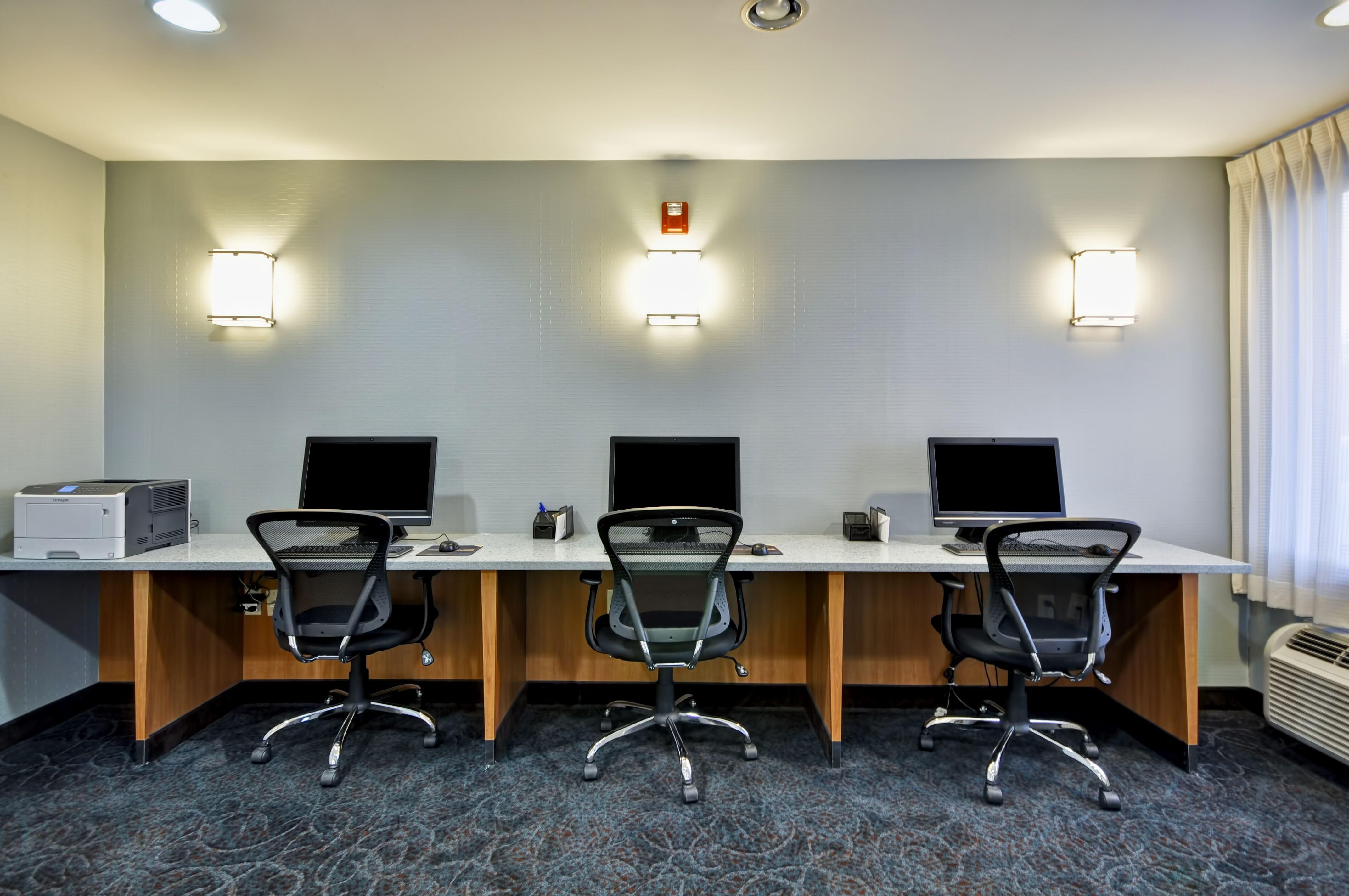 Holiday Inn Express Romulus / Detroit Airport By Ihg Exterior photo