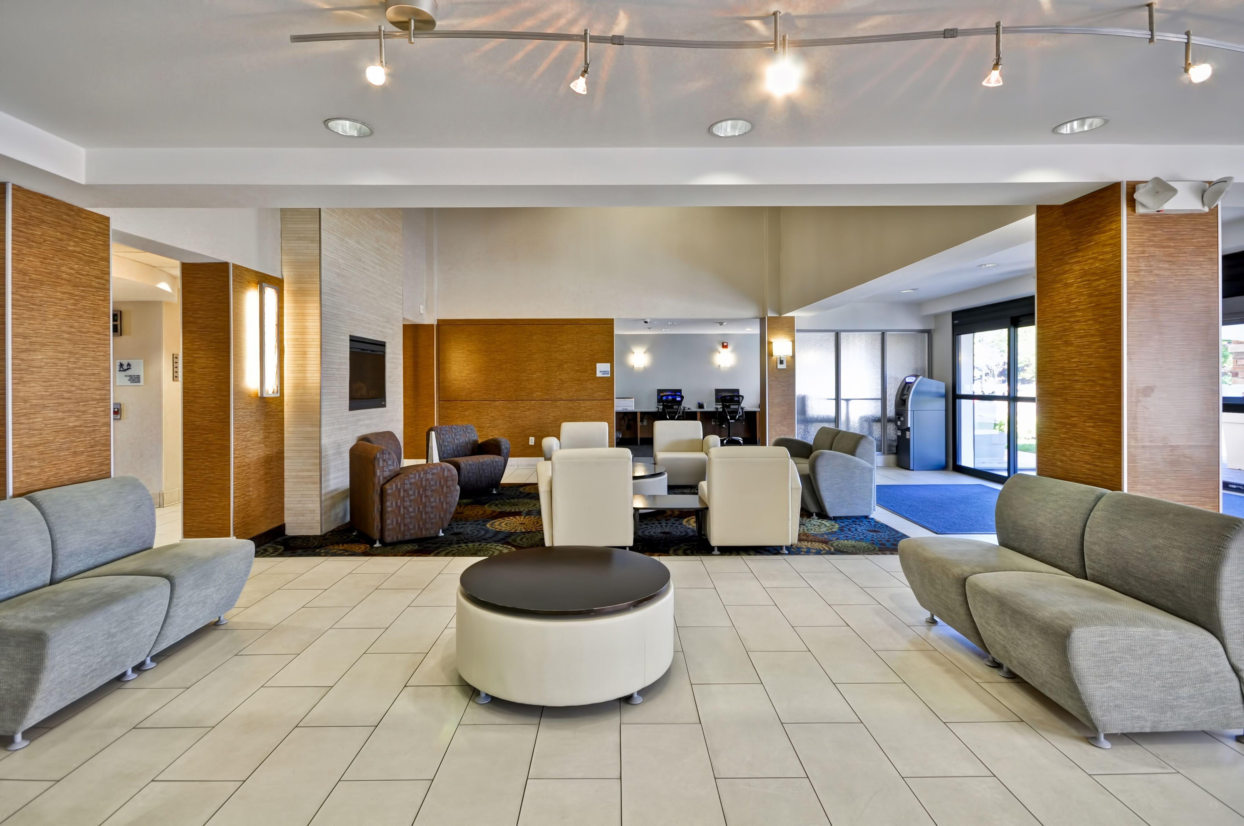 Holiday Inn Express Romulus / Detroit Airport By Ihg Exterior photo