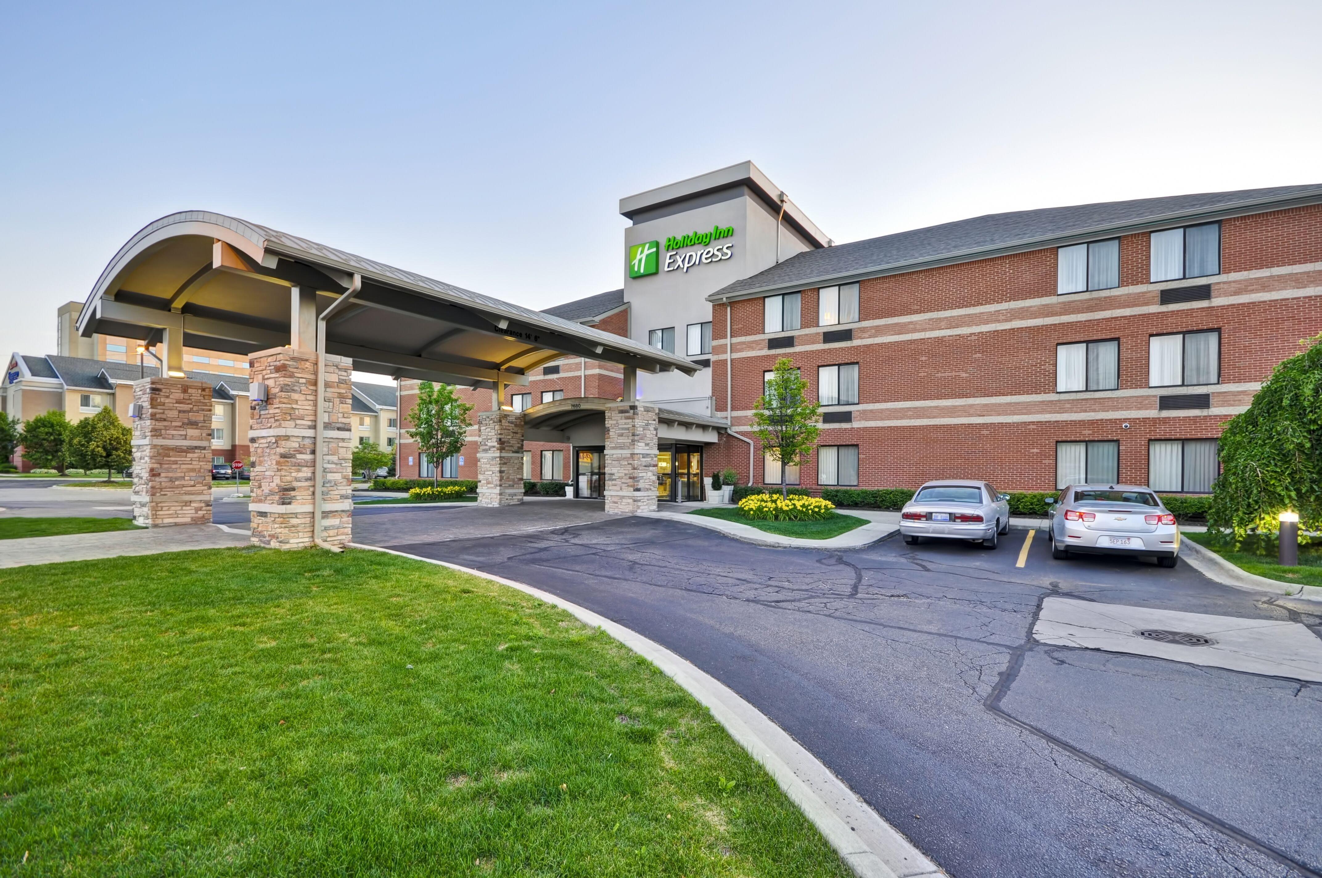Holiday Inn Express Romulus / Detroit Airport By Ihg Exterior photo