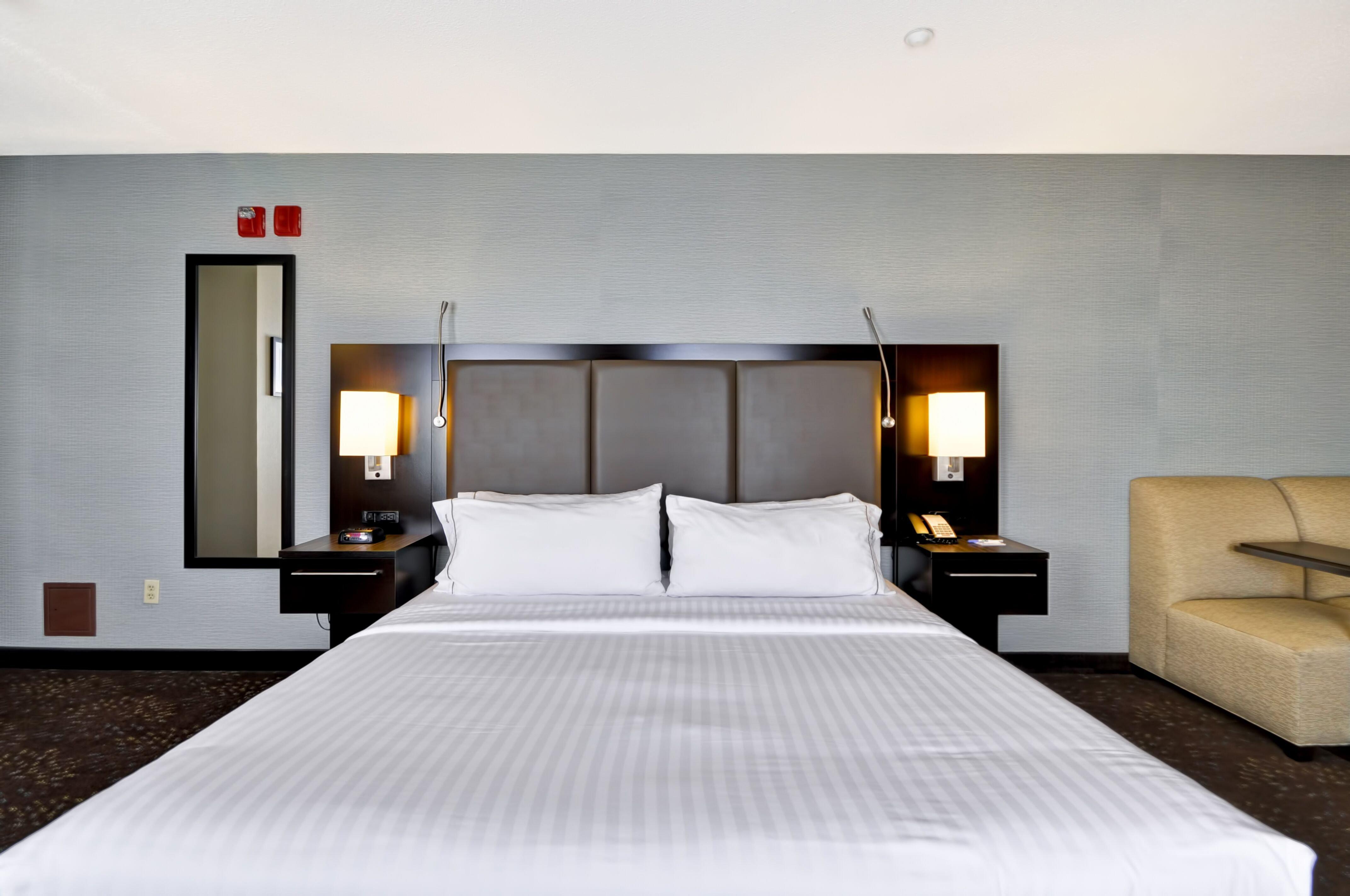 Holiday Inn Express Romulus / Detroit Airport By Ihg Exterior photo