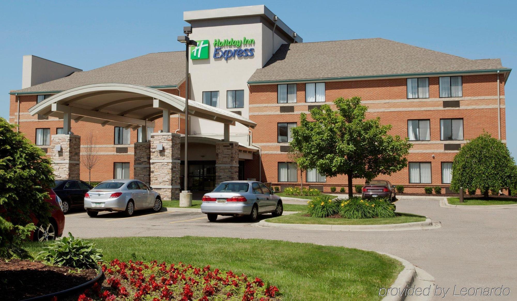 Holiday Inn Express Romulus / Detroit Airport By Ihg Exterior photo