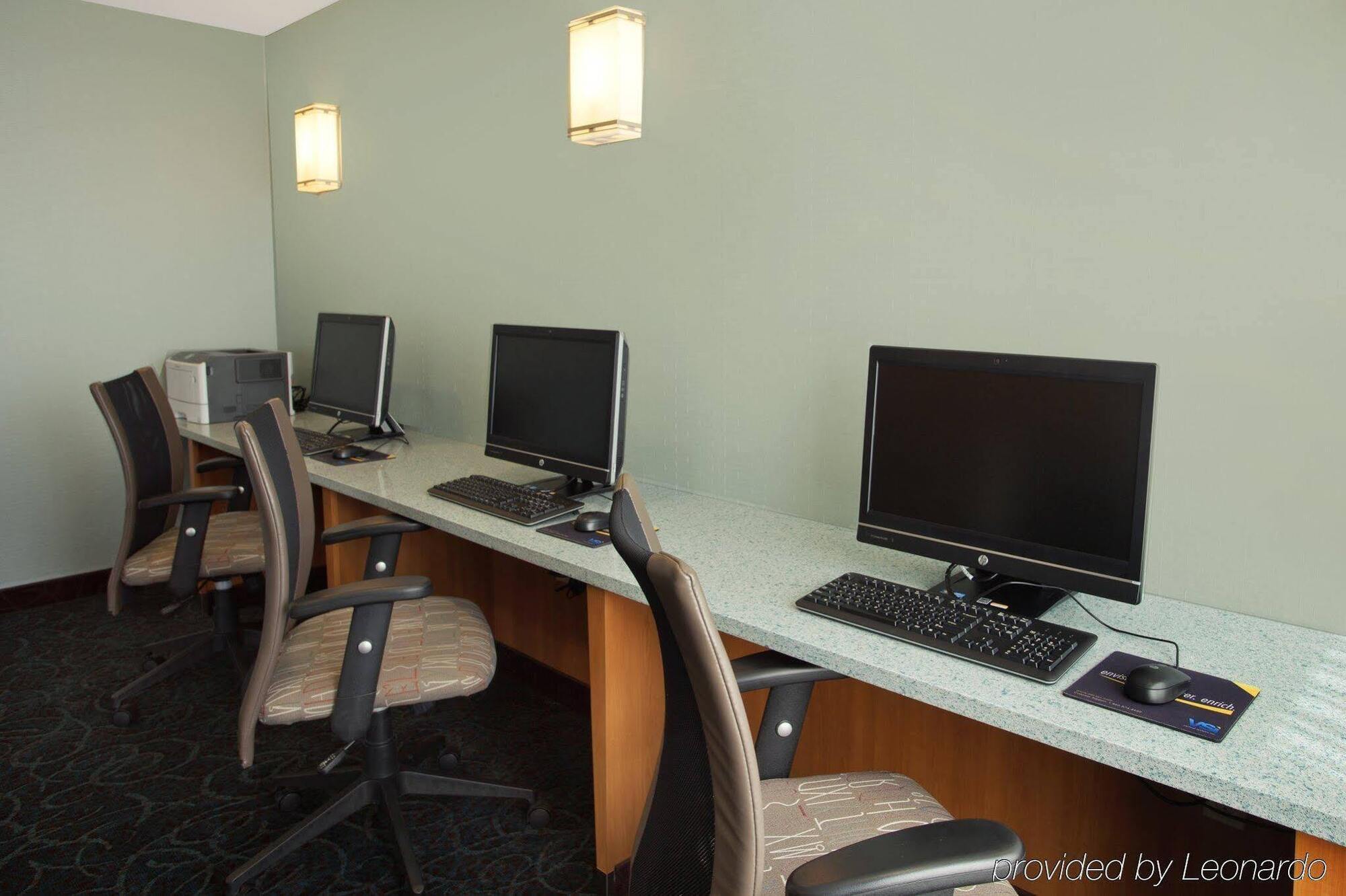 Holiday Inn Express Romulus / Detroit Airport By Ihg Exterior photo